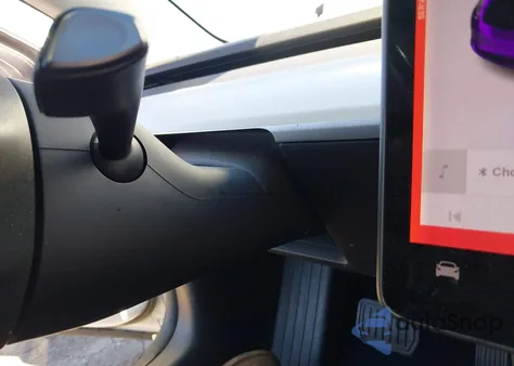 2018 Tesla Model 3 Long Range/Mid Range из США, поврежденный, VIN 5YJ3E1EA3JF155473